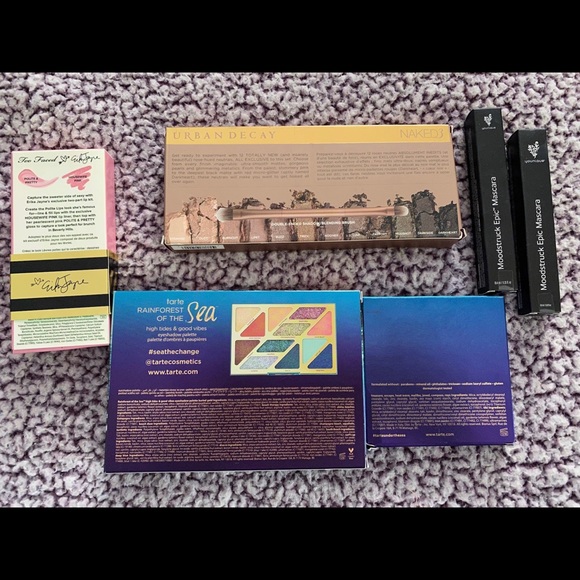 Makeup bundle - Picture 2 of 2